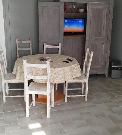 Studio Cosi Idealement Place Au Coeur De Ville Бурж Екстериор снимка