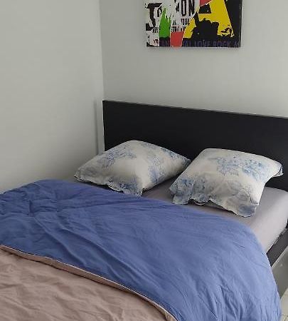Studio Cosi Idealement Place Au Coeur De Ville Бурж Екстериор снимка